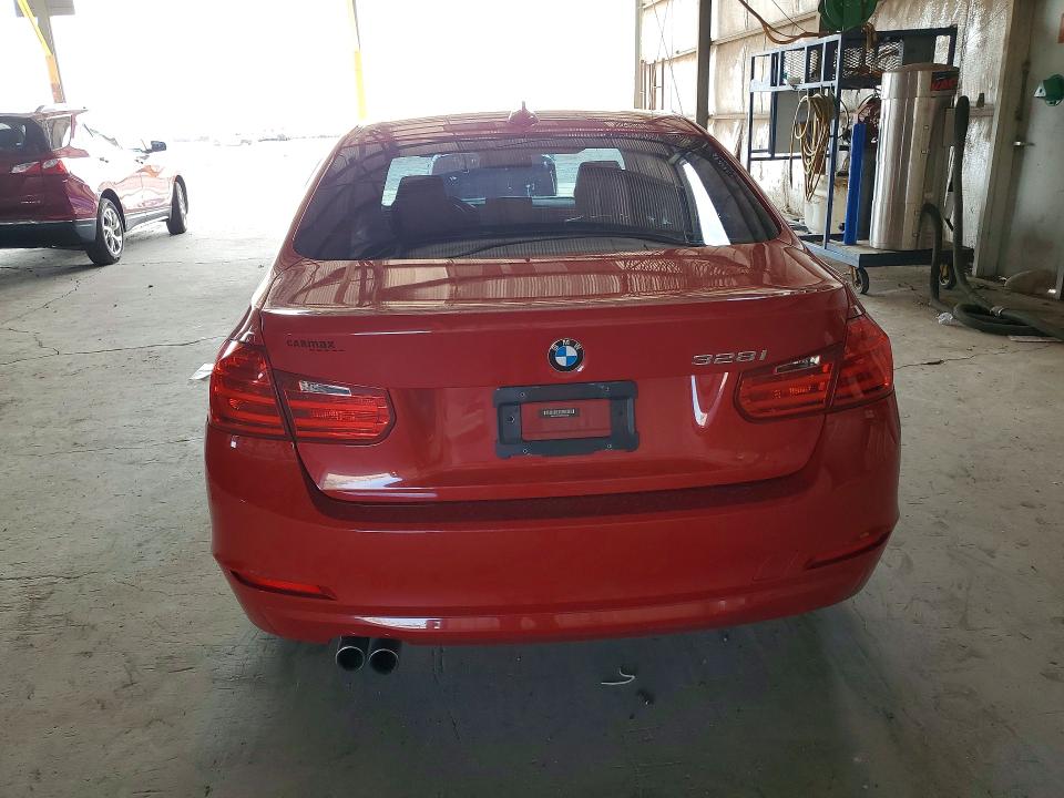 2014 Bmw 328 მანქანა იყიდება აუქციონზე, vin: WBA3A5C58EF604928, აუქციონის ნომერი: 61102536