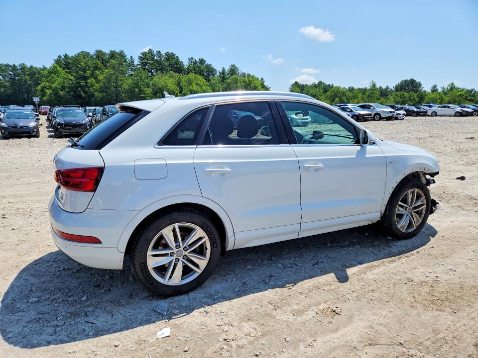 60298246 :رقم المزاد ، WA1JCCFS8JR000874 vin ، 2018 Audi Q3 مزاد بيع