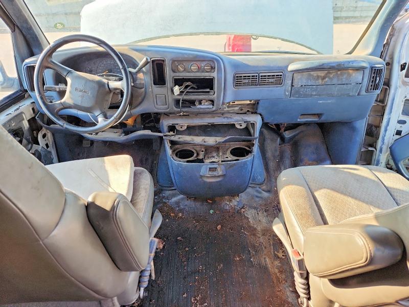 51519456 :رقم المزاد ، 1GCFG15W0Y1119682 vin ، 2000 Chevrolet Express G1500 مزاد بيع