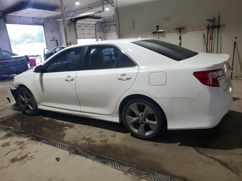 60423956 :رقم المزاد ، 4T1BK1FKXCU516425 vin ، 2012 Toyota Camry مزاد بيع