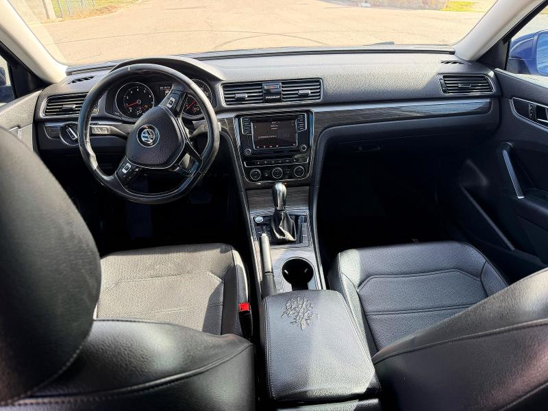 Продажа на аукционе авто 2018 Volkswagen Passat, vin: 1VWBA7A33JC005519, номер лота: 63333396