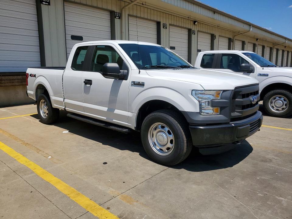 62053836 :رقم المزاد ، 1FTFX1EF2GFC90175 vin ، 2016 Ford F150 مزاد بيع