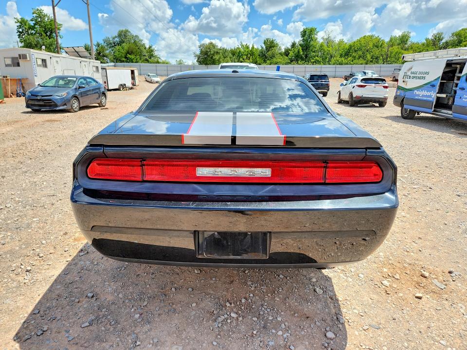 60855576 :رقم المزاد ، 2B3CJ4DVXAH314454 vin ، 2010 Dodge Challenger مزاد بيع