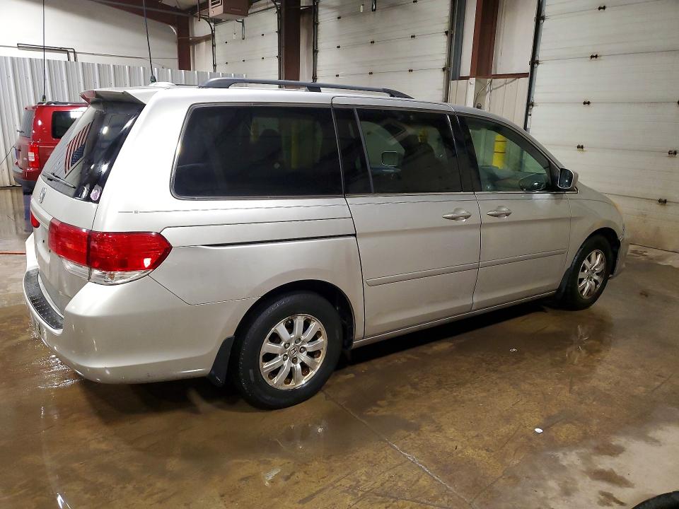60251846 :رقم المزاد ، 5FNRL38638B415187 vin ، 2008 Honda Odyssey مزاد بيع