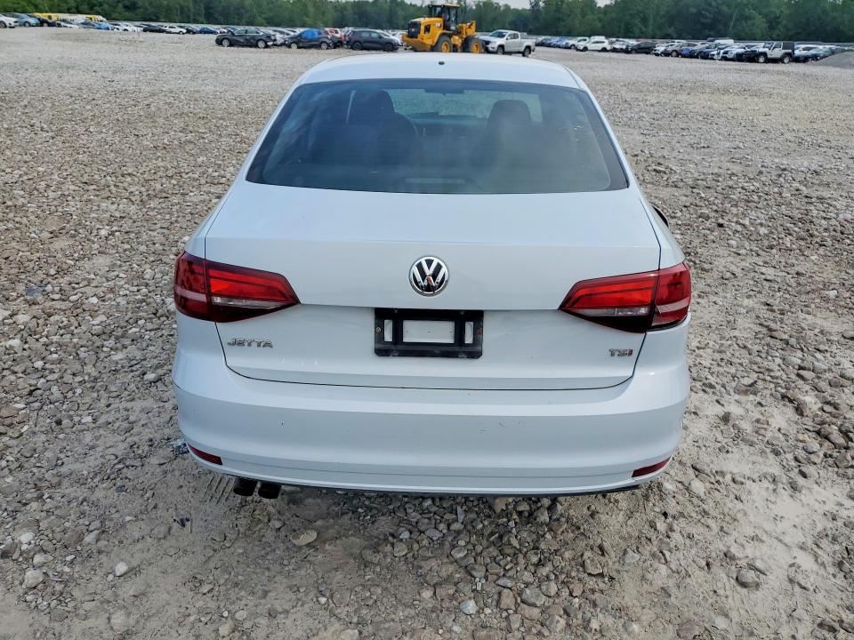 Продаж на аукціоні авто 2018 Volkswagen Jetta, vin: 3VW2B7AJ3JM215242, номер лоту: 60797216