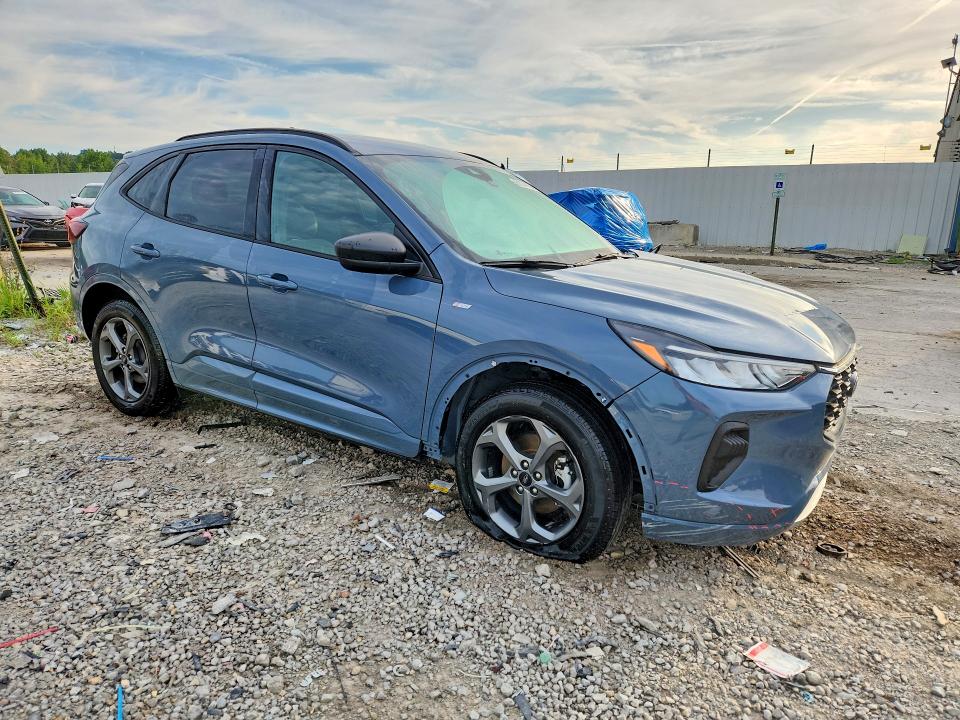Продаж на аукціоні авто 2023 Ford Escape, vin: 1FMCU9MNXPUB46514, номер лоту: 61939166
