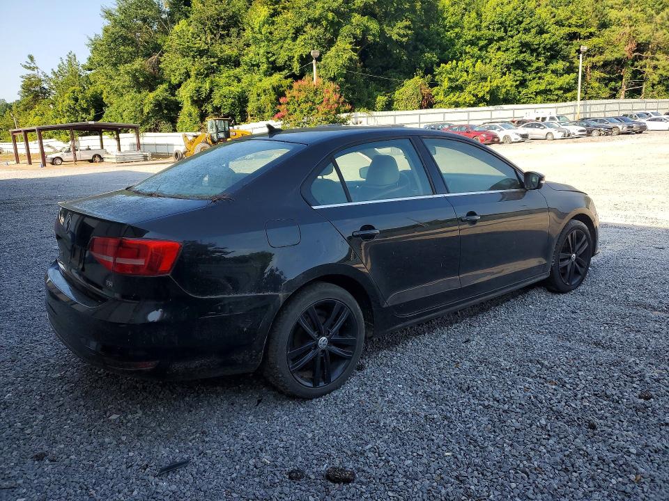 59724016 :رقم المزاد ، 3VWL07AJ5FM212053 vin ، 2015 Volkswagen Jetta مزاد بيع