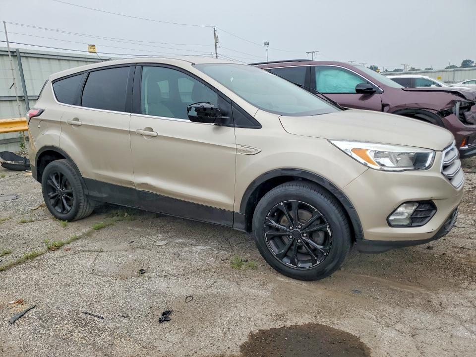 2017 Ford Escape მანქანა იყიდება აუქციონზე, vin: 1FMCU0GD9HUA99637, აუქციონის ნომერი: 61540666