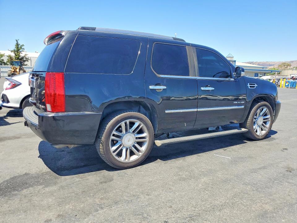 62634556 :رقم المزاد ، 1GYS4DEF7BR263743 vin ، 2011 Cadillac Escalade مزاد بيع