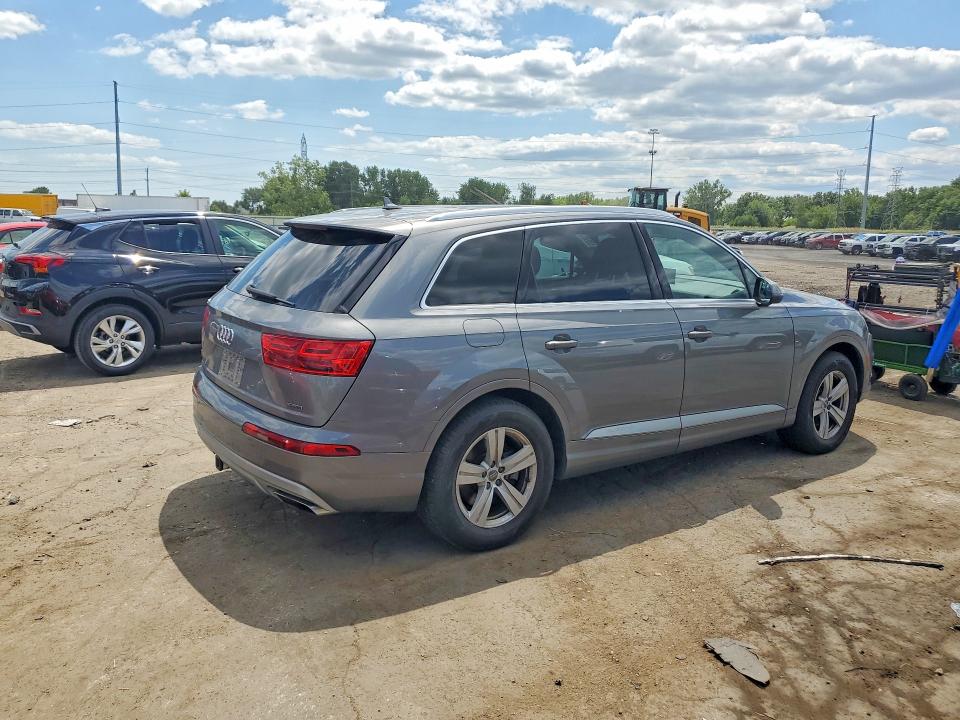 63241796 :رقم المزاد ، WA1LHAF74HD058403 vin ، 2017 Audi Q7 مزاد بيع