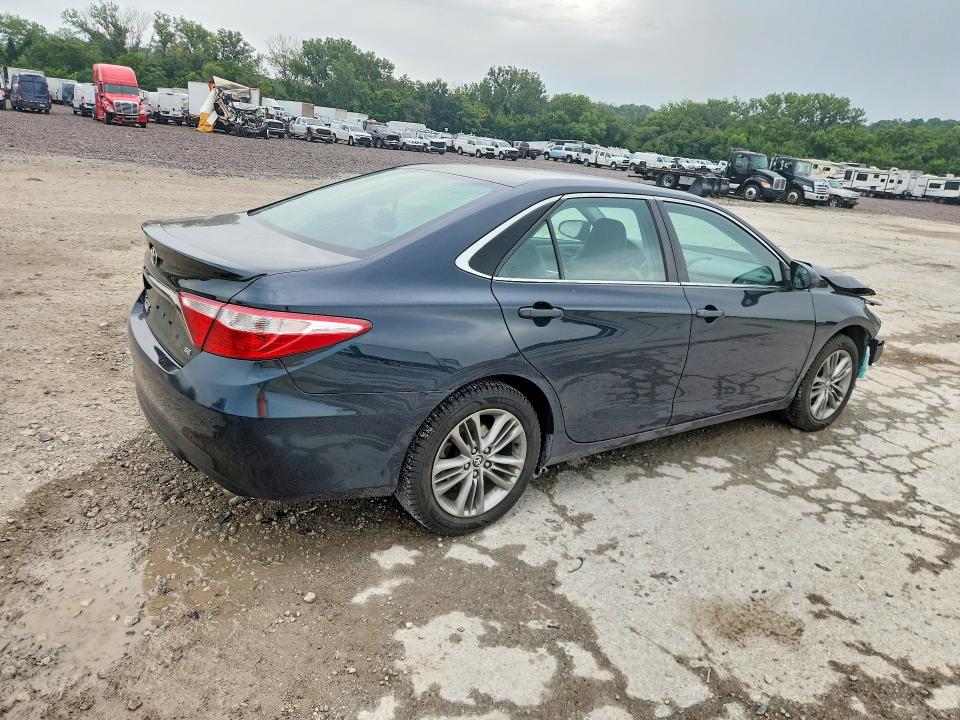 63397396 :رقم المزاد ، 4T1BF1FK9GU540581 vin ، 2016 Toyota Camry مزاد بيع