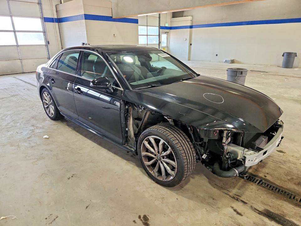 Продажа на аукционе авто 2019 Audi A4, vin: WAUDNAF43KA115463, номер лота: 60995306