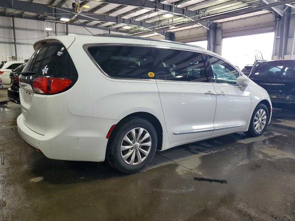 61609976 :رقم المزاد ، 2C4RC1BG7JR263043 vin ، 2018 Chrysler Pacifica مزاد بيع