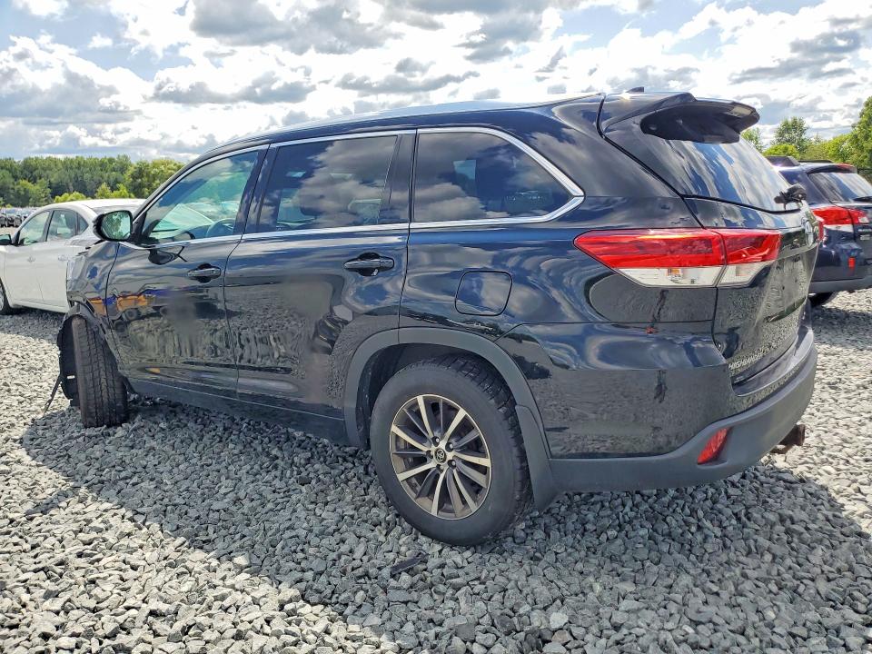 2018 Toyota Highlander მანქანა იყიდება აუქციონზე, vin: 5TDJZRFH6JS548823, აუქციონის ნომერი: 62974976