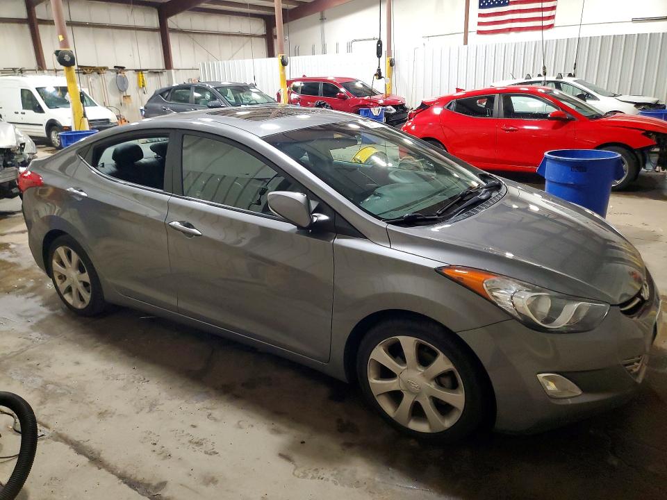 62111756 :رقم المزاد ، 5NPDH4AE5DH381574 vin ، 2013 Hyundai Elantra مزاد بيع