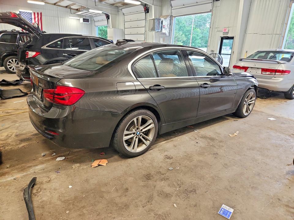 85609065 :رقم المزاد ، WBA8D9G37HNU61820 vin ، 2017 Bmw 330 مزاد بيع