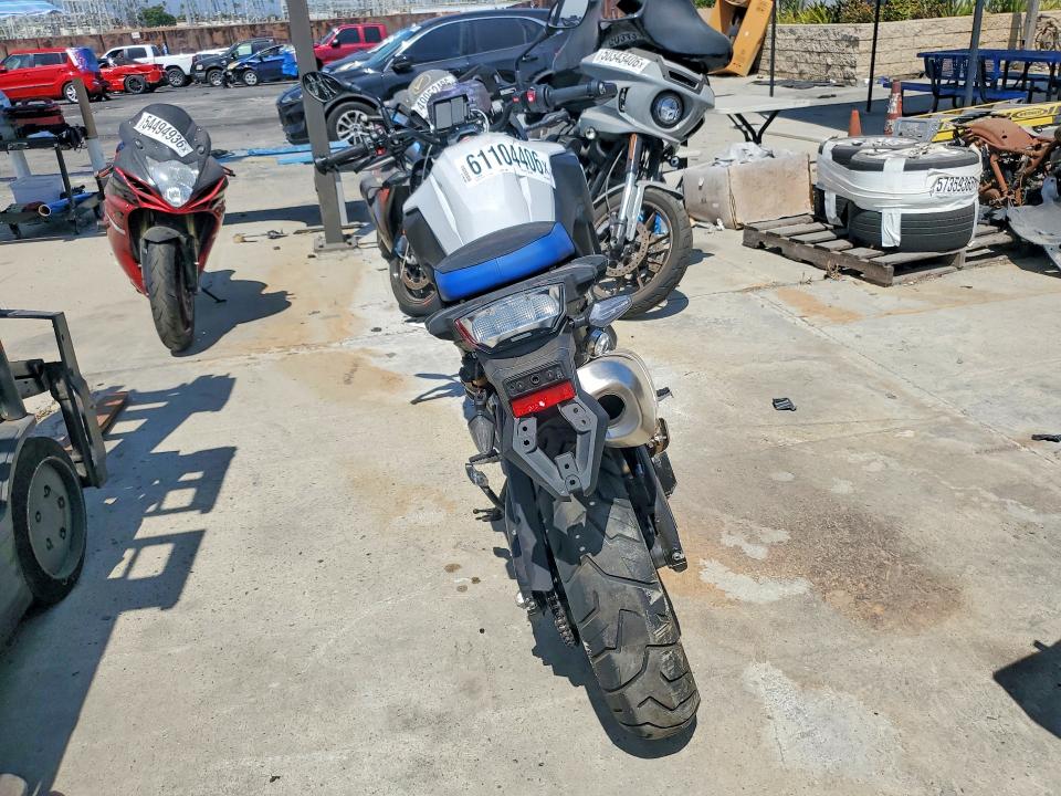 Продажа на аукционе авто 2025 Bmw F800, vin: WB10K5303S6K86653, номер лота: 61104406