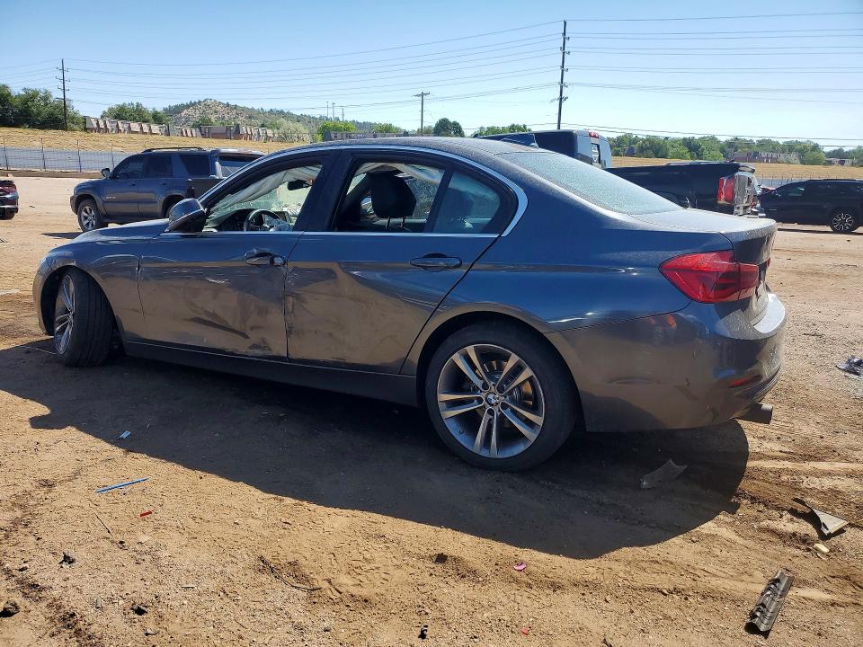 59711386 :رقم المزاد ، WBA8D9C57JA607735 vin ، 2018 Bmw 330 مزاد بيع
