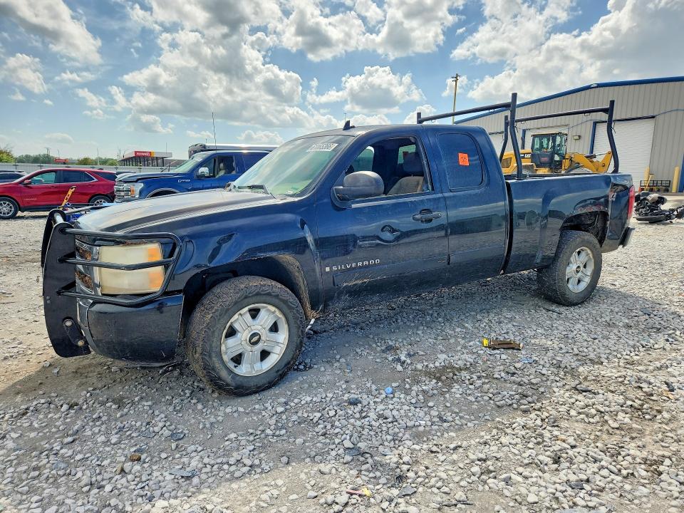 Продажа на аукционе авто 2008 Chevrolet Silverado, vin: 1GCEK19058Z211095, номер лота: 61065366