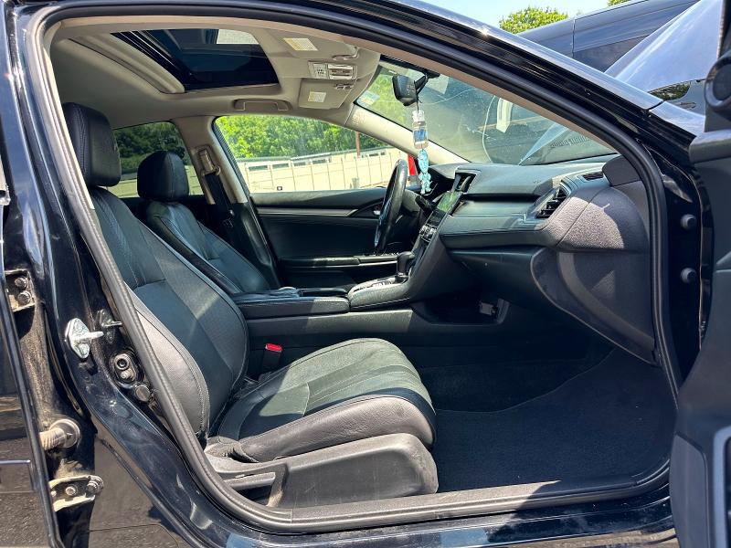 57396376 :رقم المزاد ، 19XFC1F78HE211770 vin ، 2017 Honda Civic مزاد بيع