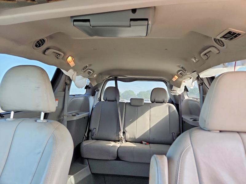 2017 Toyota Sienna მანქანა იყიდება აუქციონზე, vin: 5TDYZ3DC4HS875413, აუქციონის ნომერი: 59893326