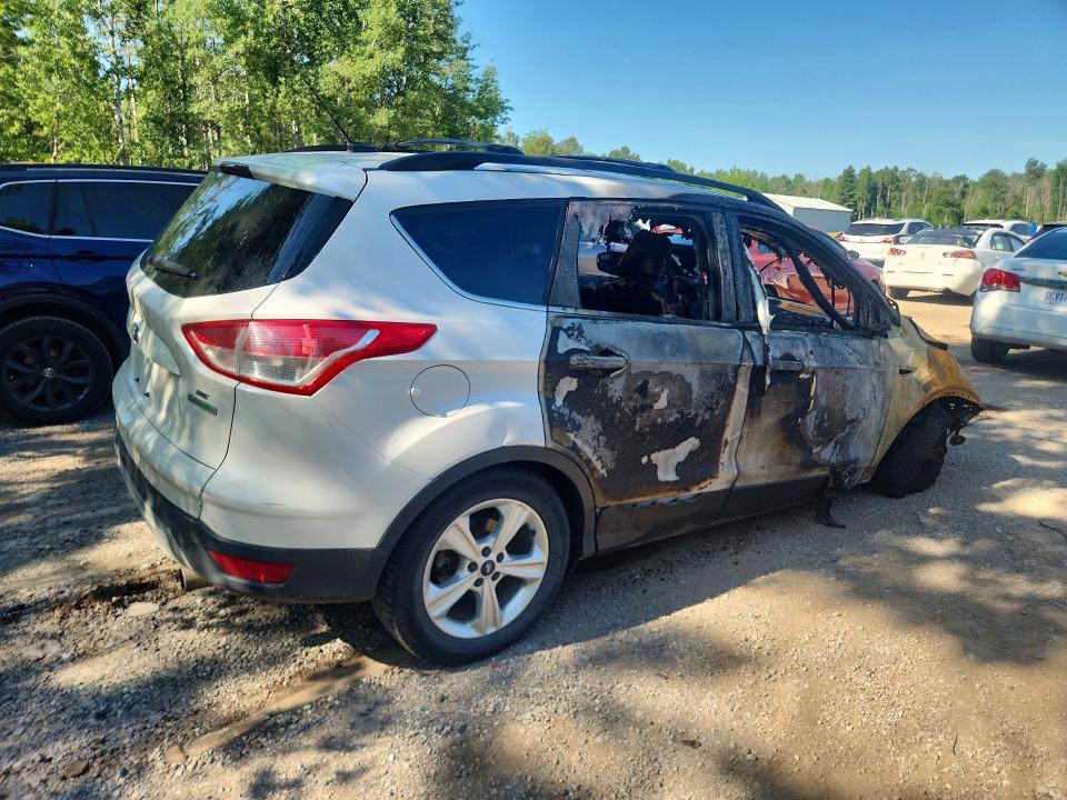 2013 Ford Escape მანქანა იყიდება აუქციონზე, vin: 1FMCU0GX2DUB10627, აუქციონის ნომერი: 57948716