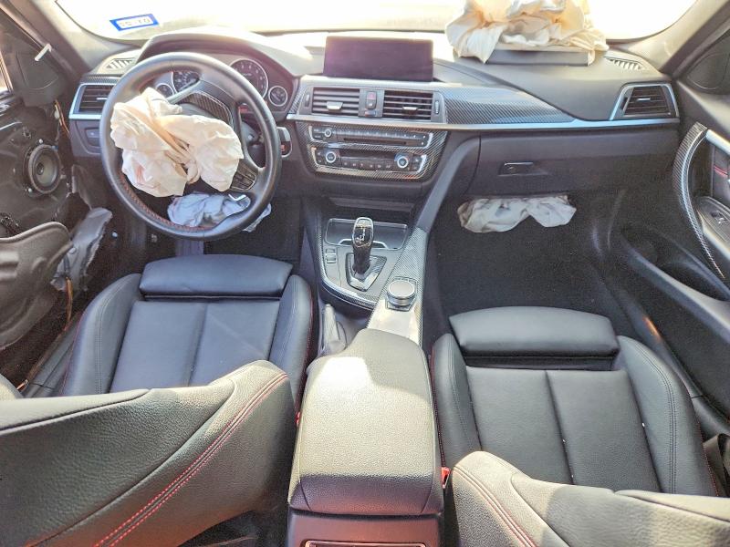 62966116 :رقم المزاد ، WBA8D9G53JNU69436 vin ، 2018 Bmw 330 مزاد بيع