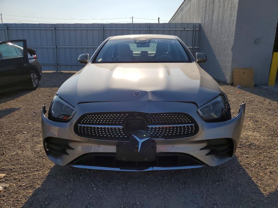 Продажа на аукционе авто 2022 Mercedes-benz E, vin: W1KZF8EB4NB029467, номер лота: 61039026