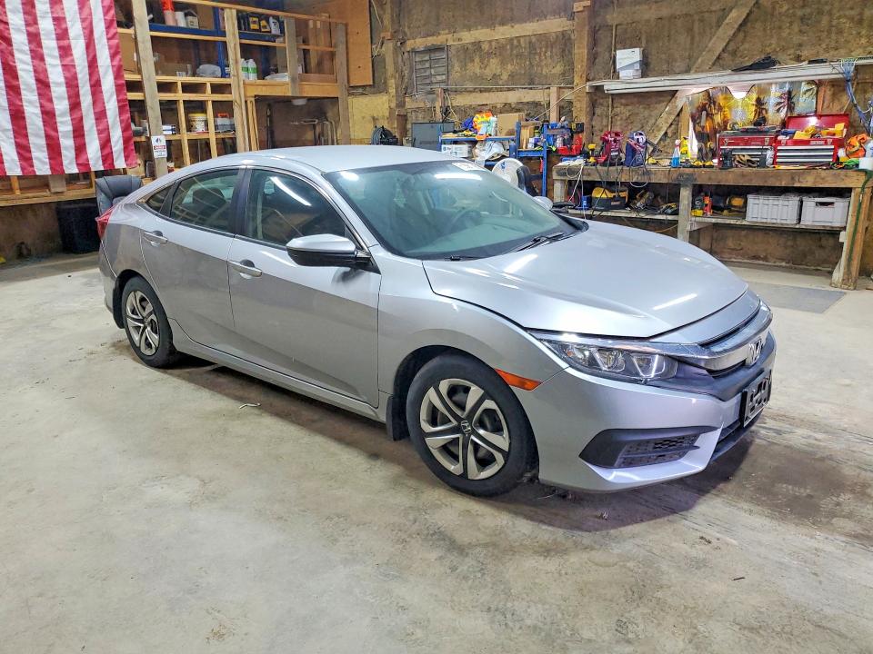 Продаж на аукціоні авто 2018 Honda Civic, vin: 2HGFC2F53JH521700, номер лоту: 62681796