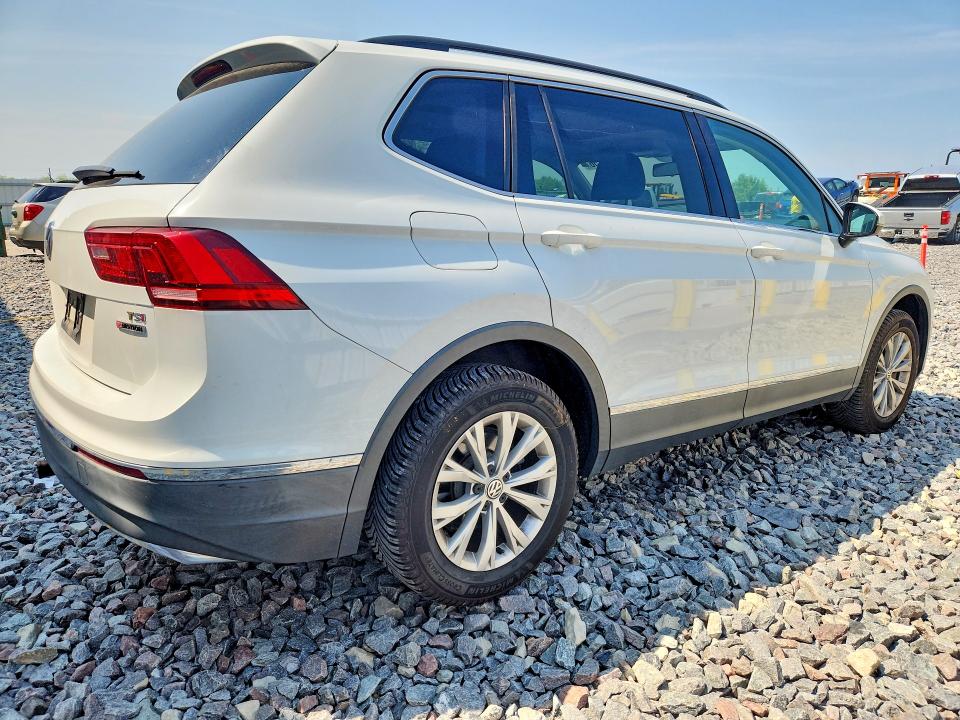 Продаж на аукціоні авто 2018 Volkswagen Tiguan, vin: 3VV2B7AX1JM097524, номер лоту: 63162756