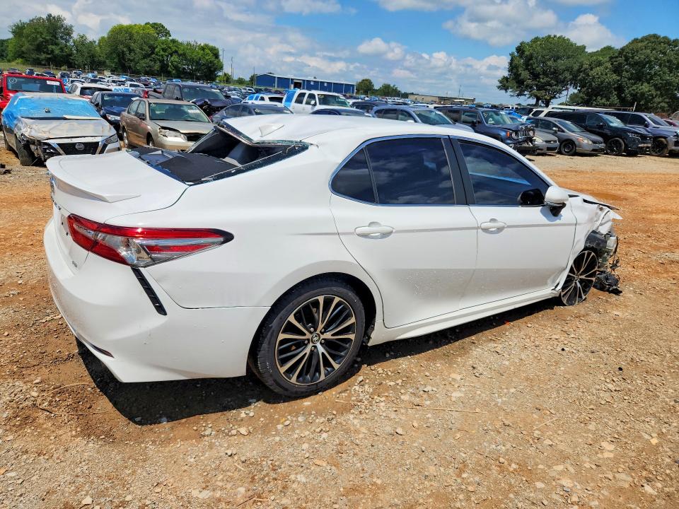 Auction sale of the 2018 Toyota Camry, vin: 4T1B11HK9JU007522, lot number: 61296766
