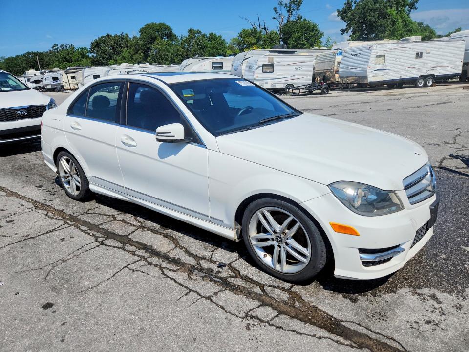 Продажа на аукционе авто 2013 Mercedes-benz C, vin: WDDGF4HB2DA797626, номер лота: 59085066