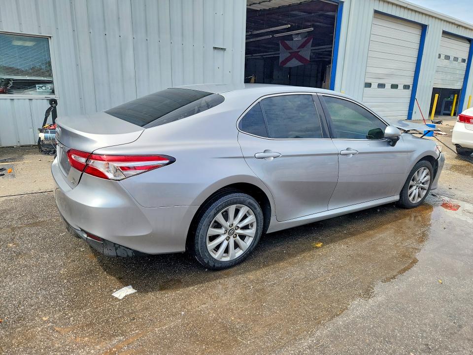 Продаж на аукціоні авто 2018 Toyota Camry, vin: 4T1B11HK7JU145544, номер лоту: 61023476