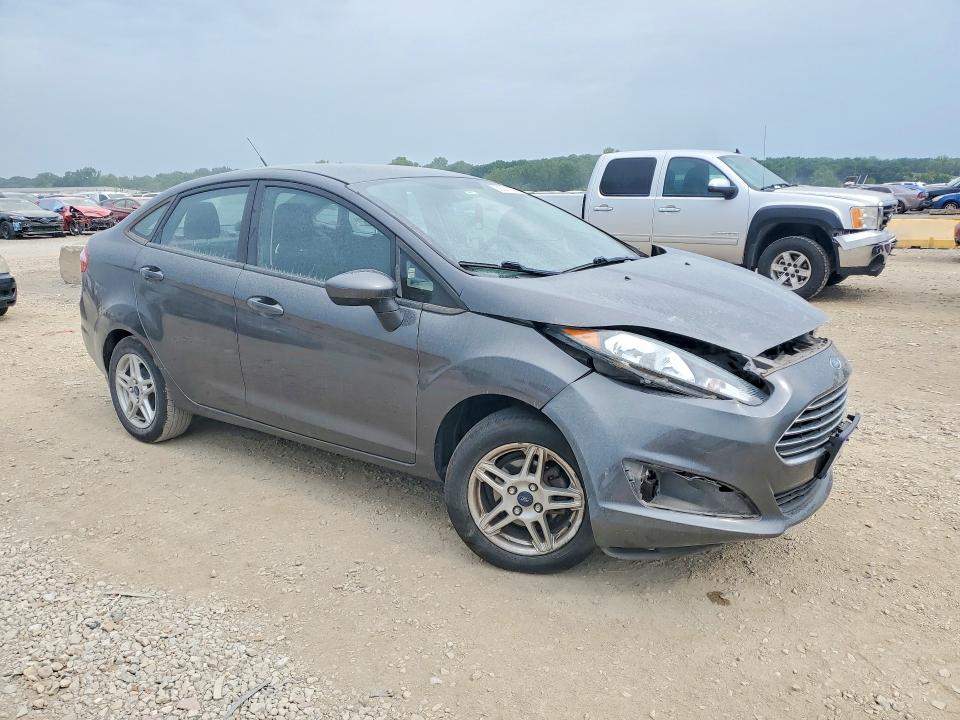 62267156 :رقم المزاد ، 3FADP4BJ2HM102411 vin ، 2017 Ford Fiesta مزاد بيع
