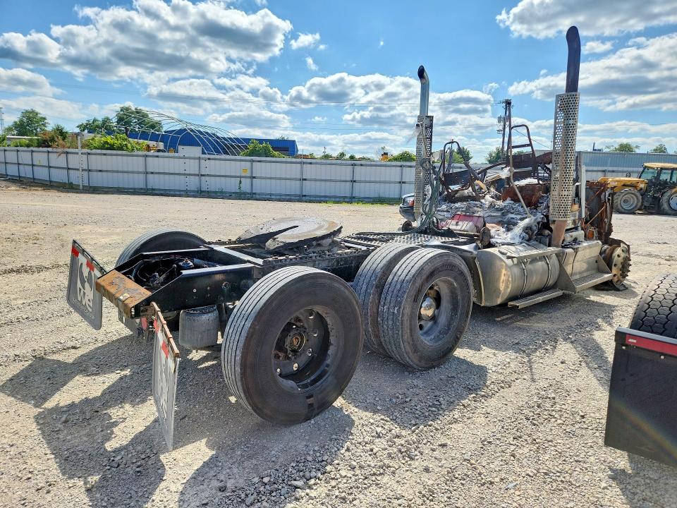 Продажа на аукционе авто 2011 Kenworth T800, vin: 1XKDDP9XXBJ283197, номер лота: 61532366