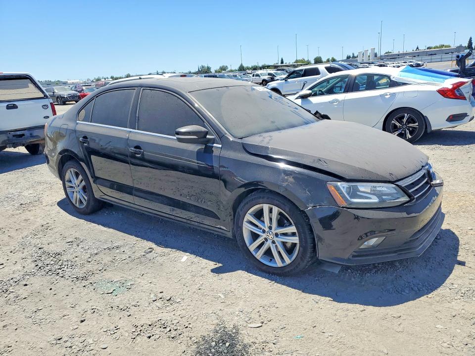 62702466 :رقم المزاد ، 3VW3A7AJ9FM414889 vin ، 2015 Volkswagen Jetta مزاد بيع