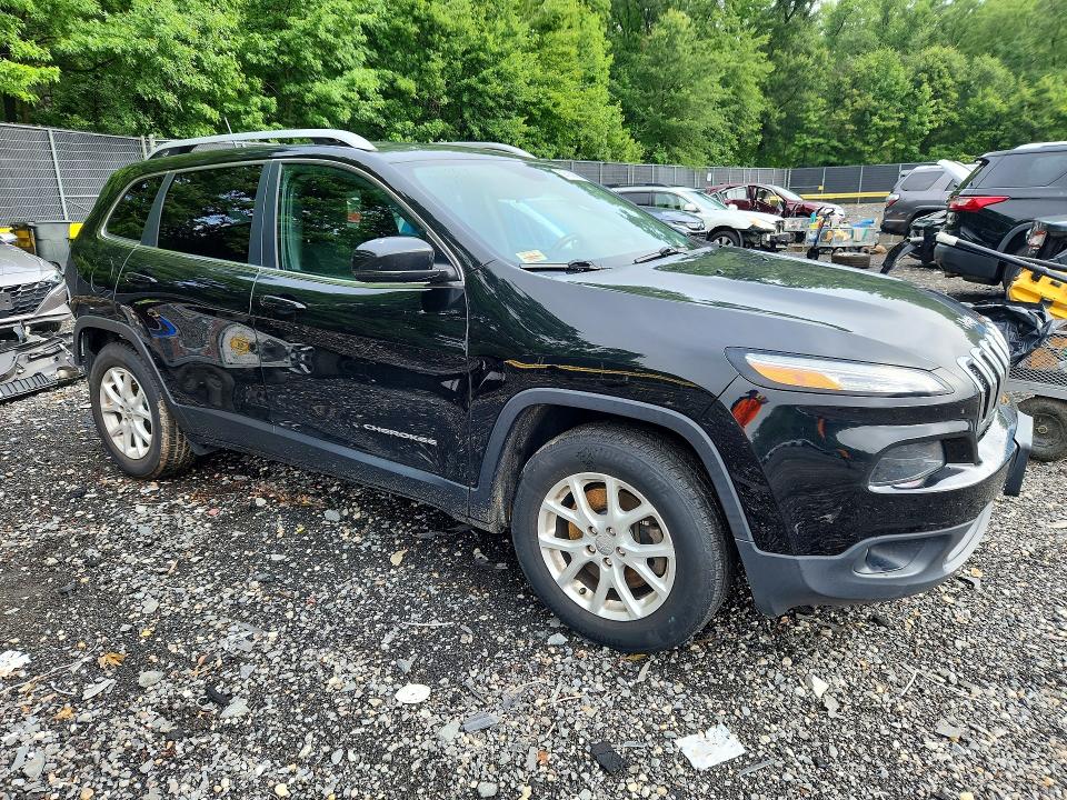 59792936 :رقم المزاد ، 1C4PJMCSXHW663956 vin ، 2017 Jeep Cherokee مزاد بيع