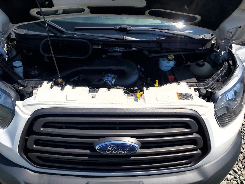 62064906 :رقم المزاد ، 1FTBF4XM4JKA33015 vin ، 2018 Ford Transit مزاد بيع
