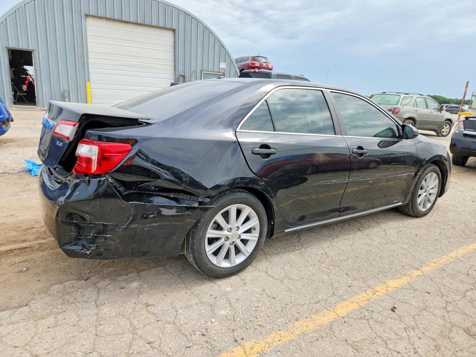 2013 Toyota Camry მანქანა იყიდება აუქციონზე, vin: 4T4BF1FK4DR333632, აუქციონის ნომერი: 62658196