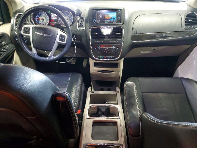 60624486 :رقم المزاد ، 2C4RC1BG2GR240049 vin ، 2016 Chrysler Town & Country مزاد بيع
