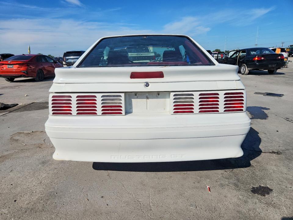 60052166 :رقم المزاد ، 1FABP42E8KF214261 vin ، 1989 Ford Mustang مزاد بيع
