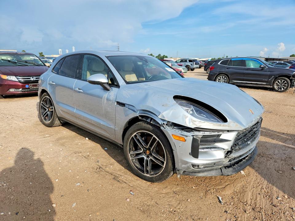 76295525 :رقم المزاد ، WP1AA2A50LLB13343 vin ، 2020 Porsche Macan مزاد بيع