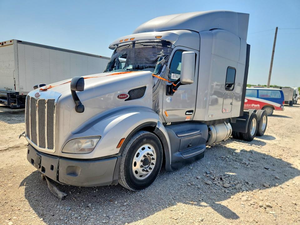 Продажа на аукционе авто 2020 Peterbilt 579, vin: 1XPBD49X1LD675937, номер лота: 61794976
