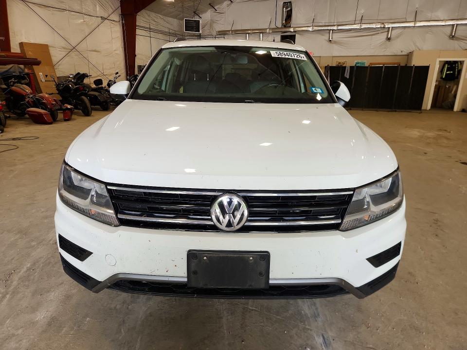 Продаж на аукціоні авто 2018 Volkswagen Tiguan, vin: 3VV2B7AX7JM151831, номер лоту: 58940726