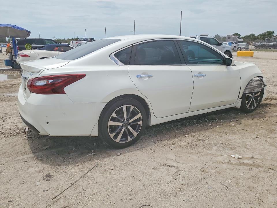 63399646 :رقم المزاد ، 1N4AL3AP9HC482833 vin ، 2017 Nissan Altima مزاد بيع