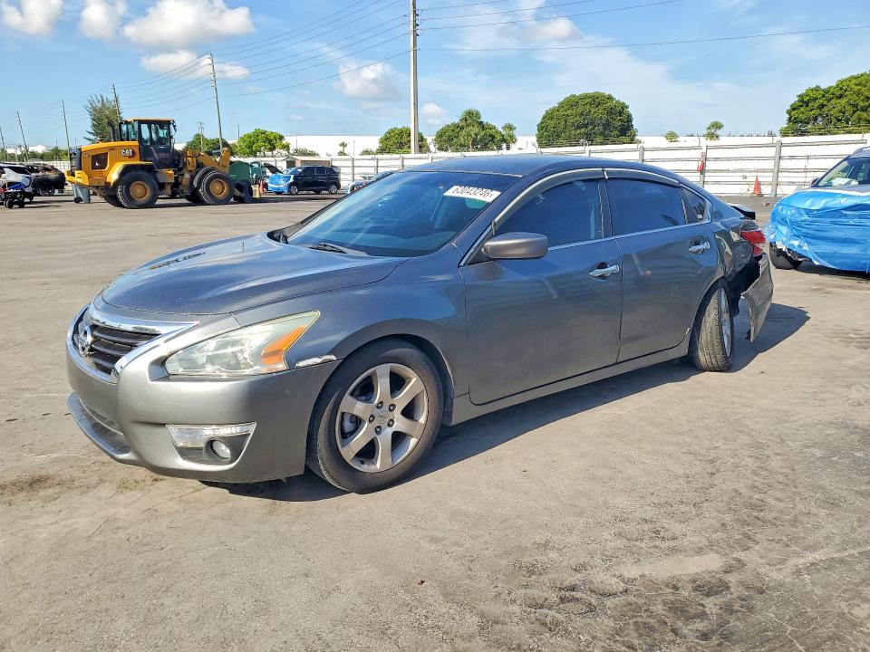 63043246 :رقم المزاد ، 1N4AL3AP3FN366237 vin ، 2015 Nissan Altima مزاد بيع