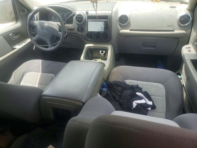 Продажа на аукционе авто 2005 Ford Expedition, vin: 1FMPU16555LB12452, номер лота: 61915176