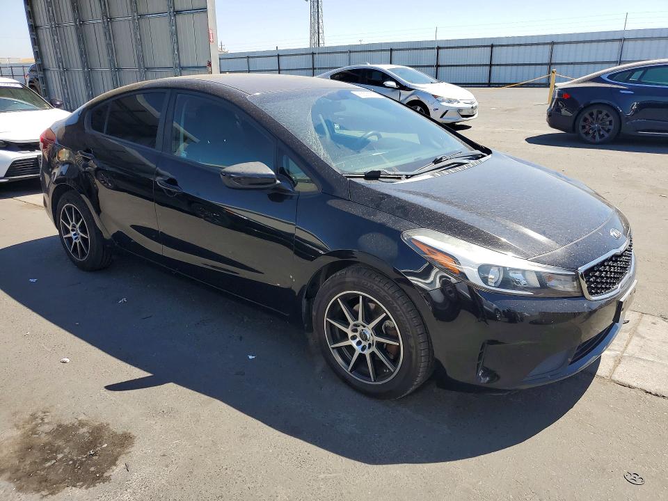 63021316 :رقم المزاد ، 3KPFK4A75JE251807 vin ، 2018 Kia Forte مزاد بيع