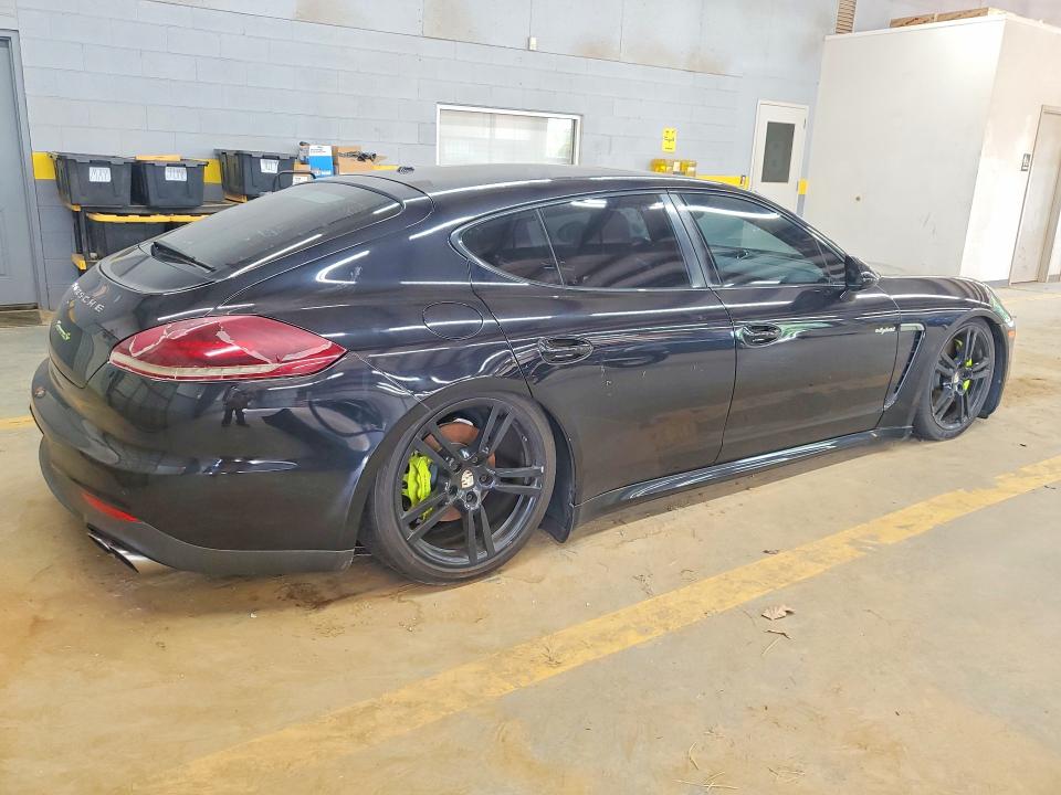 60195216 :رقم المزاد ، WP0AD2A77GL040584 vin ، 2016 Porsche Panamera مزاد بيع