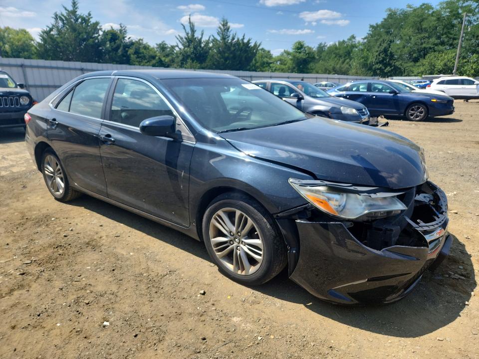 62056586 :رقم المزاد ، 4T1BF1FK2FU031236 vin ، 2015 Toyota Camry مزاد بيع